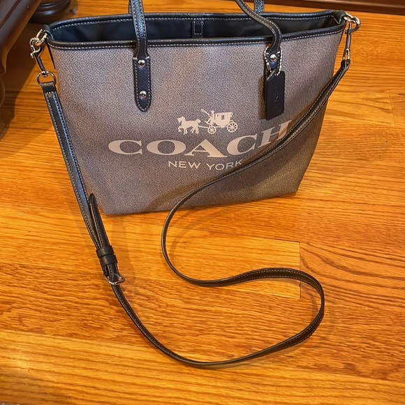 Coach Bag - Picture 3 of 8